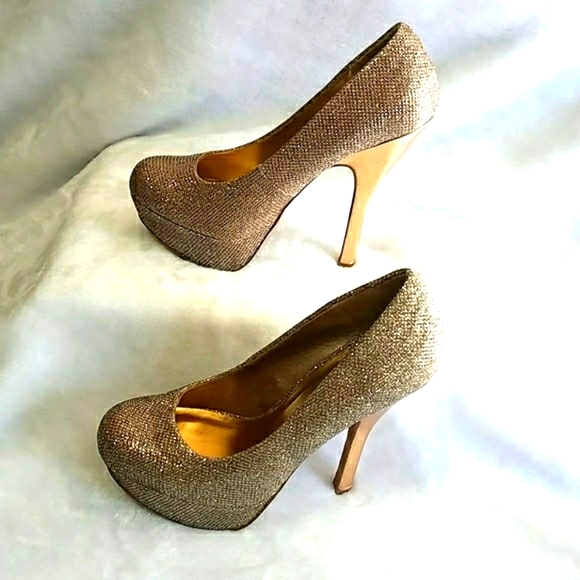 Gold platform heels - Picture 3 of 7